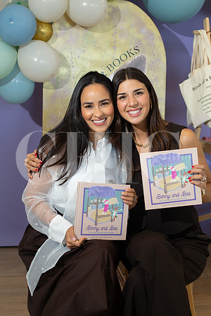Ana Karen Salas y Valeria Lozano 5