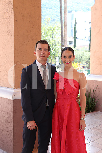 Marcelo de la Garza y Gaby Beltran de De la Garza 0