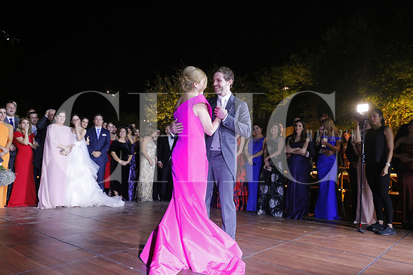 Jorge Canavati bailando con su madre (2)