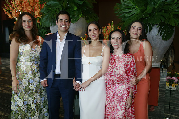 Isa Guajardo, Oscar Villarreal, Sofia Guajardo, Regina Guajardo y María Isabel Villarreal de Guajardo