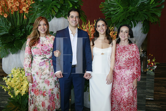 Tere Rojas de Villarreal, Oscar Villarreal, Sofia Guajardo e Isabel Villarreal