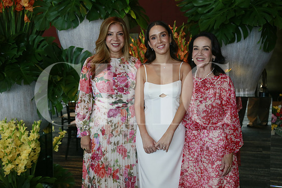 Tere Rojas de Villarreal, Sofia Guajardo y María Isabel Villarreal de Guajardo (2)