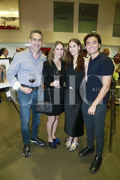 José Ballesteros, Karla Gracia, Cordelia Ballesteros y Luis Valdez (2)