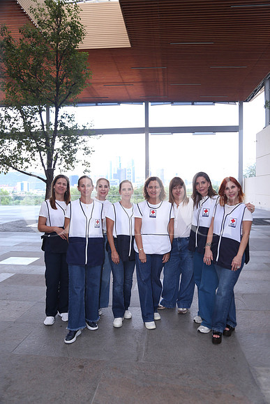Marisa Valdéz, Roberta Zambrano, Hilda Martínez, Maru Garza T, Nelva Ramírez de Garza, Elsa Berrueto, Mónica Martínez y Laura Barrera de Escames 0