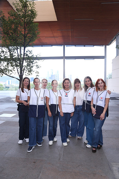 Marisa Valdéz, Roberta Zambrano, Hilda Martínez, Maru Garza T, Nelva Ramírez de Garza, Elsa Berrueto, Mónica Martínez y Laura Barrera de Escames 2