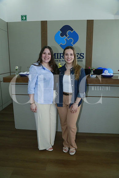 Paula Treviño y Valentina Salvador (2)
