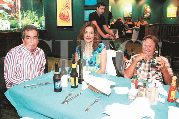 César Bejarano, Rosario Llorente de Bejarano y Robert Hertgart