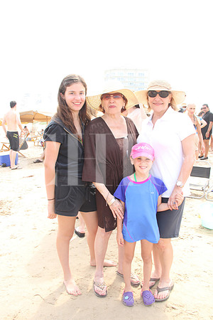 Paloma Martínez, Marcela Martínez, Carola Martínez y Yolanda Kuri