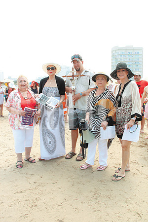 Baby Flores, Katina del Real, Guillermo González, Ludivina Flores de González y Lucía Lambretón