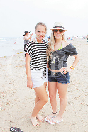 Annelise Villarreal y Valeria Villarreal