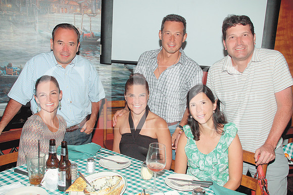 Jorge Maldonado, Mirna RavisÇ de Maldonado, Arturo González, Merry Elizondo de González, Rafael Holguín y Sandra Conde de Holguín