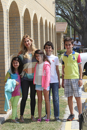 Mara Santos, Claudia Rodríguez de Santos, Isabella Santos, Francisco Santos y Rafael Rodríguez