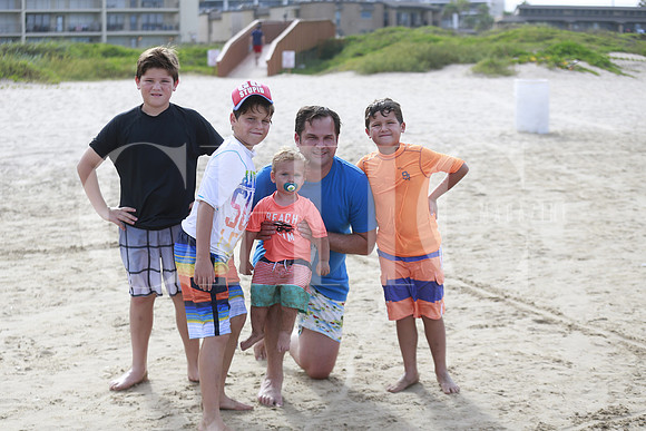 Charlie Ruiz con sus hijos Charlie, Diego, David y Rodrigo Ruiz Kalifa