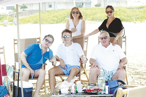 Annete Manaoutou, Alejandra Manaoutou, Rogelio Guerrero, Chuy Villarreal y Rafael Manaoutou