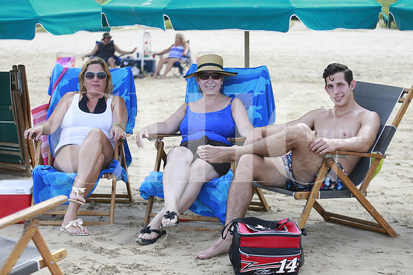 Samantha de Garcia, Gabriela de Carrillo y Patricio Carrillo