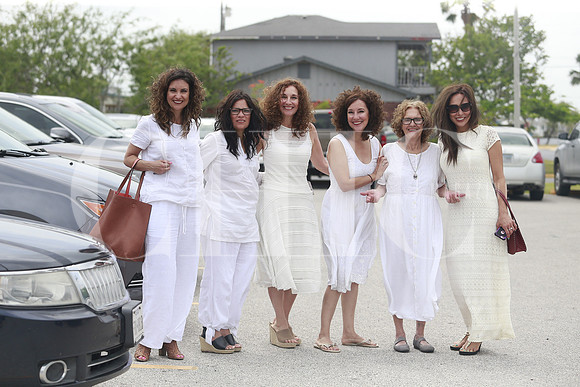 Monica Garza, Myrna Garza, Magaly Garza, Mirthala Garza, Marina Gonzalez y Myrza Garza
