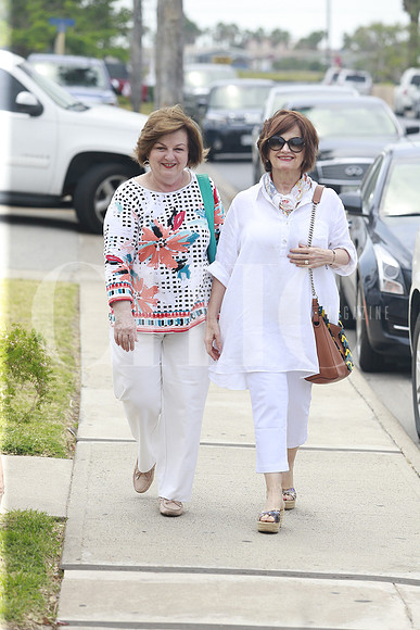 MAria Teresa Zorrillo de Garza y Tere Rodriguez de Cavazos