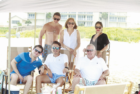 Rafael Manaoutou, Annete Manaoutou, Alejandra Manaoutou, Rogelio Guerrero, Chuy Villarreal y Rafael Manaoutou