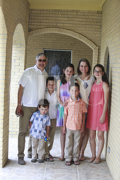 Cesar Treviño y Martha de Treviño con sus hijos, Ana Paula, Martha Eugenia, David Rodrigo y Adrian