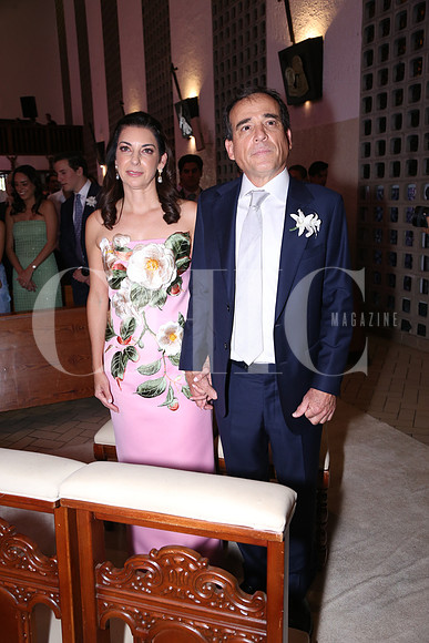 PAPÁS DE LA NOVIA. Dora Martínez de López y Roberto López 1