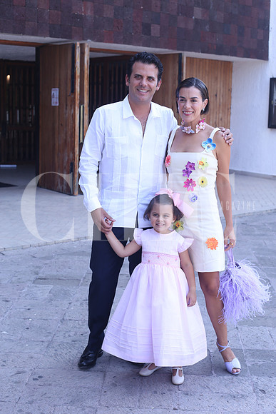 Jaime Martínez, Teresa de Saro y Carlota Martínez 0