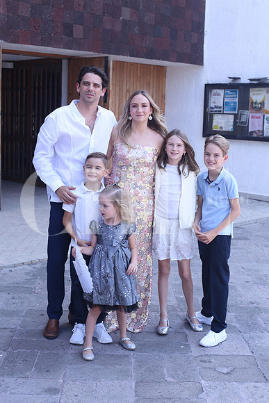 Rodrigo Martínez, Cordelia Odriozola, Rodrigo Martínez, Alana Martínez, Daniel Martínez y Corde Martínez 0