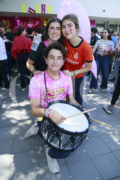 Balbina Pérez y Carolina Martínez y Gabriel Carrillo (2)
