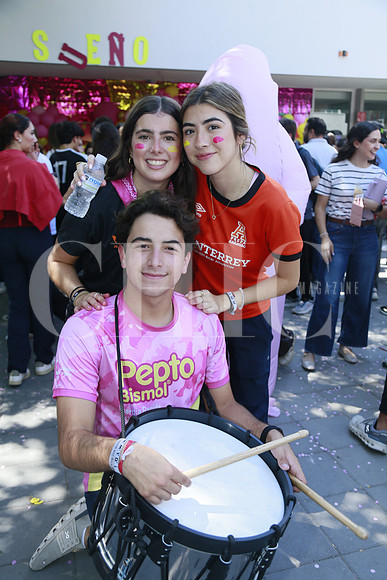 Balbina Pérez y Carolina Martínez y Gabriel Carrillo
