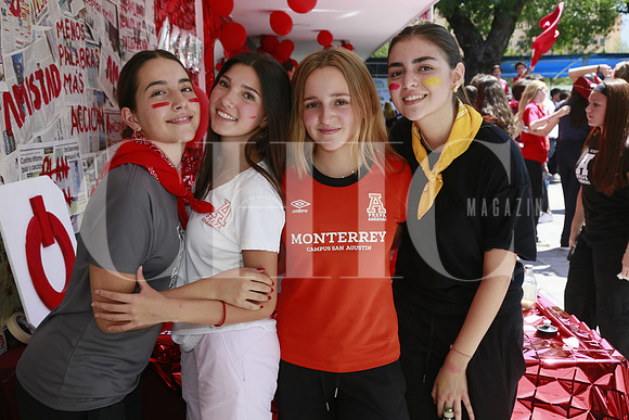 Natalia Lozano, Mercedes Hernández, Dana Crombé y Alana Maldonado