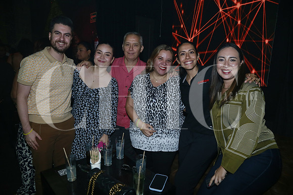 Rafael Camacho, Fernanda Caravaza, Salvador García, Sonia Olvera, Luisa González y Daniela Vazquez