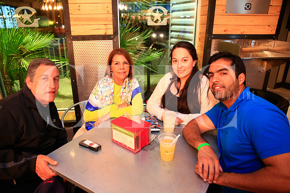 Francisco Covarruvias,  Antonieta Vargas Erika Arrchandieta y Ever Covarruvias (1)