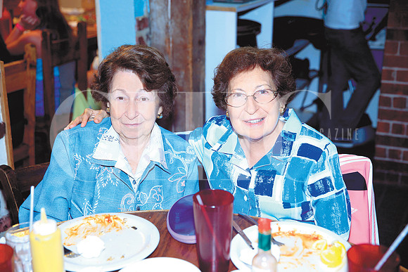 María Guadalupe Montemayor y Ana María Montemayor (2)