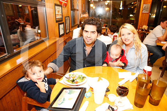 Fernando Martínez jr., Fernando Martínez,  Sofía Guajardo y Santiago Martínez (1)