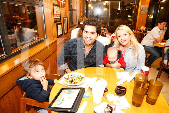 Fernando Martínez jr., Fernando Martínez,  Sofía Guajardo y Santiago Martínez