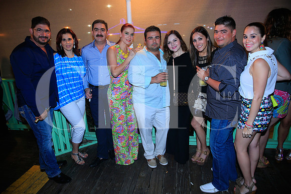 Sergio Gutiérrez, Blanca Rodríguez, Jorge Gutiérrez, Isabel Gutiérrez, Carlos Gutiérrez, Karina González, Emelina de Gutiérrez y Tato Gutiérrez (2)
