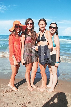 Natalia Sada, Fernanda Mottío, Camila Larson y Valeria De León