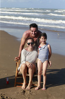 Alia Charval de Villarreal, Raul Villarreal y Galia Villarreal
