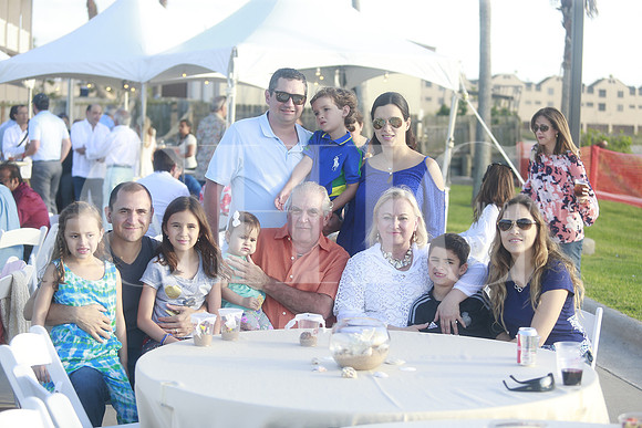 Jorge Garza, Jorge Garza, Mireya Lozano de Garza, Marcelo Garza, Regina Garza, Marifer Garza, Jorge Garza, Paulina Garza, Elizabeth de Garza, Marcelo Garza y Mariana Gonzalez de Garza