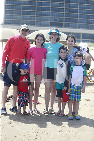 Cesar Treviño y Martha de Treviño con sus hijos Martha Eugenia, Ana Paula, David, Rodrigo y Adrian