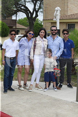 Veronica Bazan de Saenz y Roberto Saenz con sus hijos Marcela, Eugenio, Eduardo y Mauricio