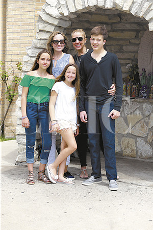 Mariana Canavati, Caty Gracia de Canavati, Vanessa Canavati Gracia, Verónica Gracia y Nicolás Canavati