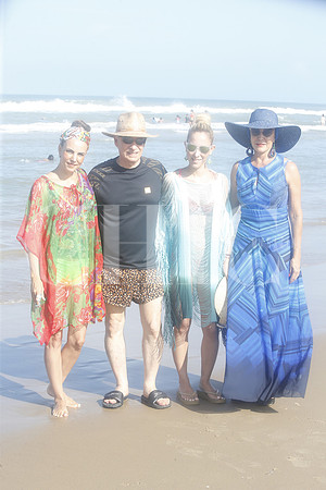 Amalia Maiz de  Canavati, Javier Maiz, Balbina Maiz de Senties y Amalia Lozano de Maiz1