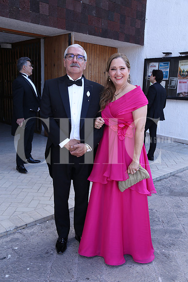Carlos Mattei y Alejandra Llaguno de Mattei ( Papás Novia)0