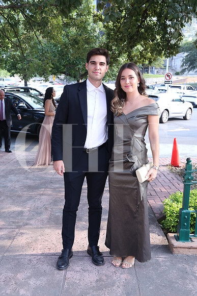 Javier Hérnadez y Olga Hernández1