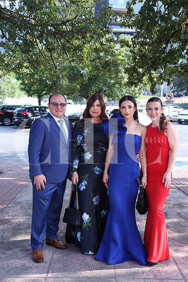 Rene Guajardo, Adriana de Guajardo, Roberta Guajardo y Adriana Guajardo 0