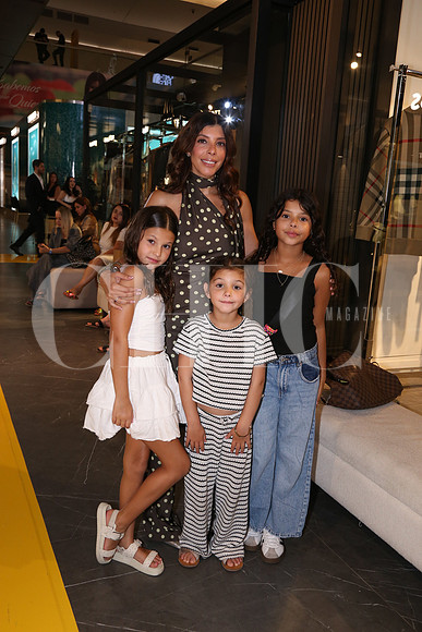 Regina Lozano, María Treviño, Sara Treviño y Nina Treviño 0
