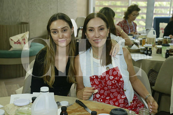 Ana Katy Cantú y Blanca Díaz de Cantú