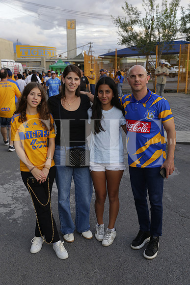 Paulina Treviño, Daniela Gonzalez, Regina Suaje y Luis Carlos Treviño 6