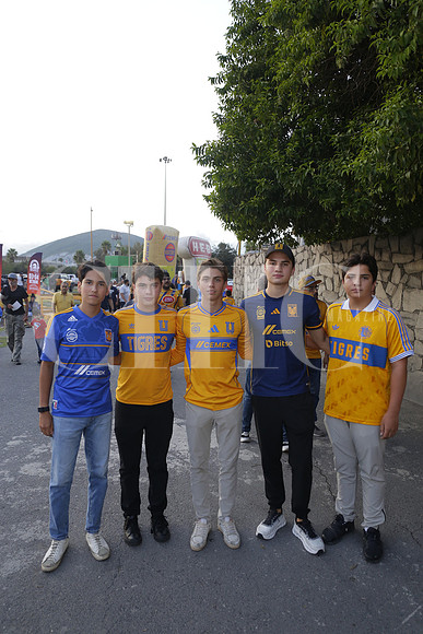 Adrián Todd, Alejandro Villarreal, Bernardo Incera, Emiliano Cisneros y Nicolas Cisneros 2