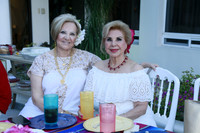 Silvia De la Garza y Marianela Leal (2)